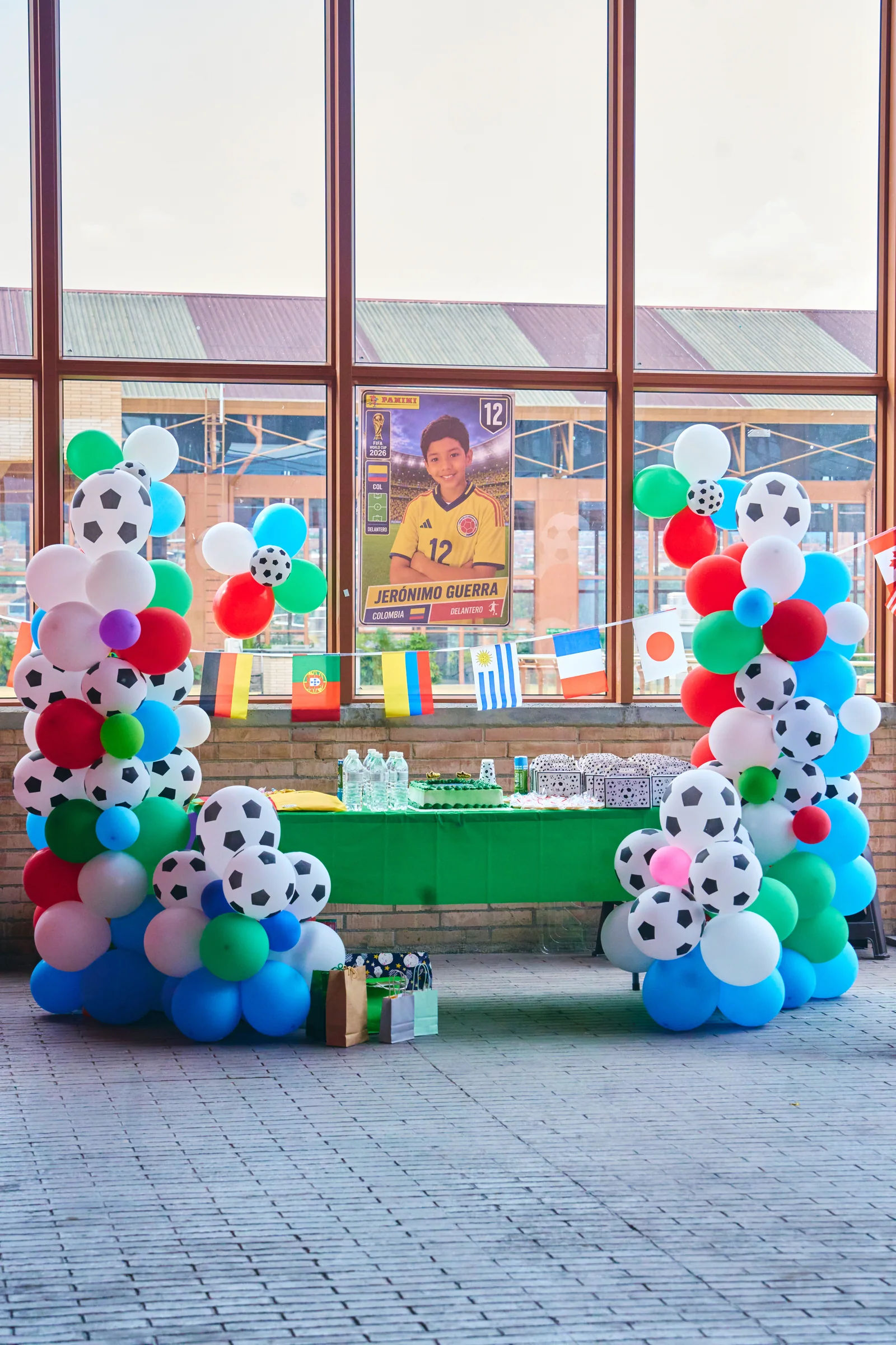 Celebración de cumpleaños de fútbol en La Jaula del Ángel